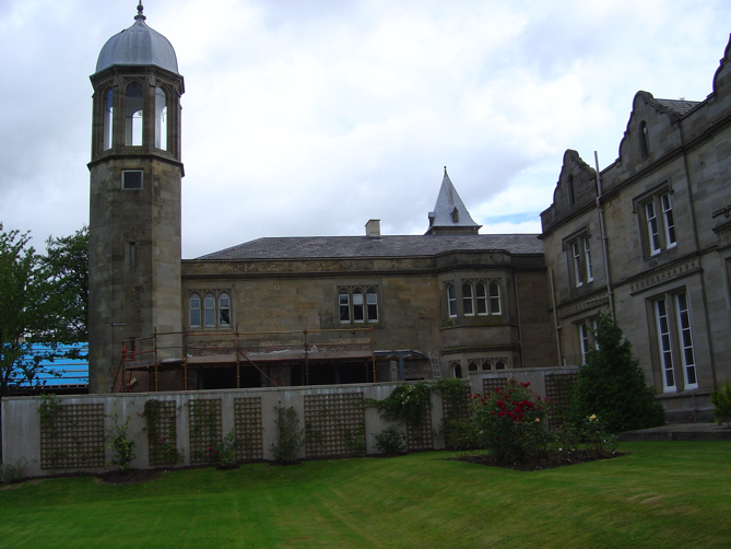 Back of Edmond Castle