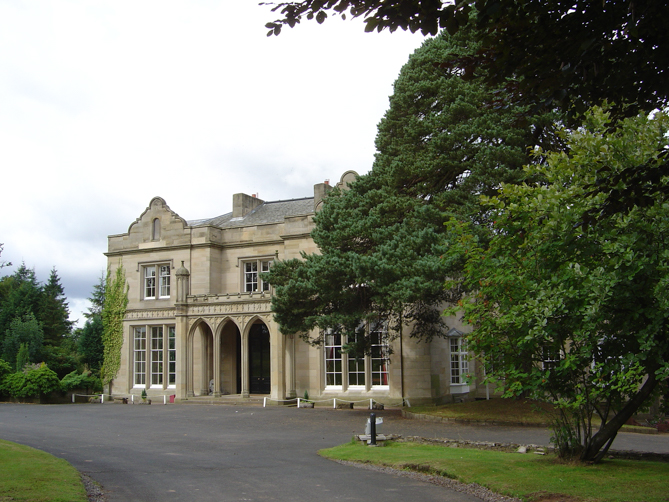 Entrance to Edmond Castle